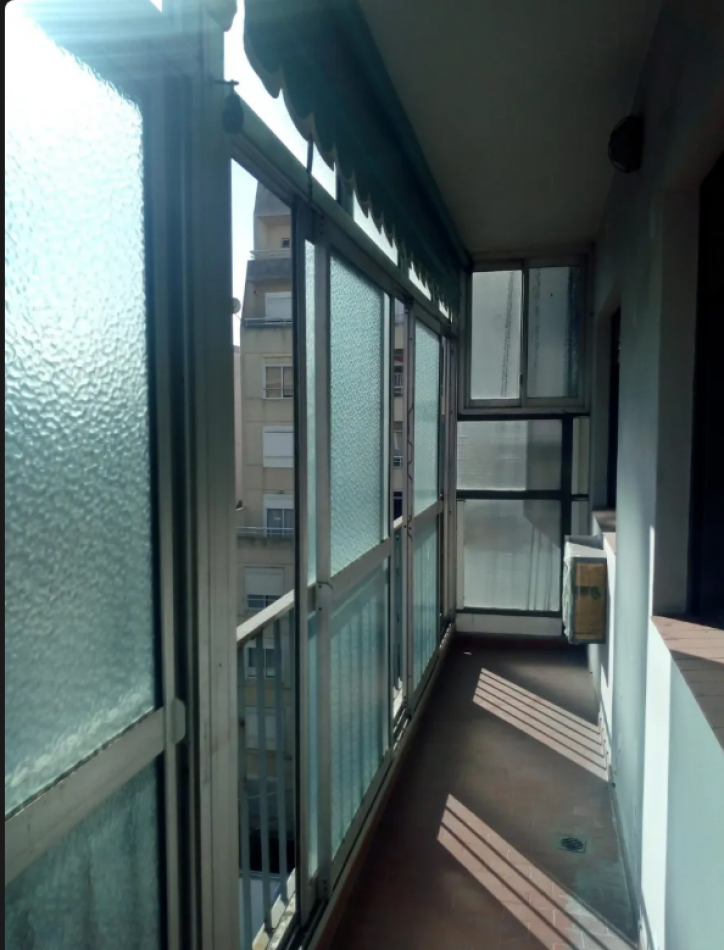 En venta depto de 3 Amb con Balcon al contrafrente en Flores