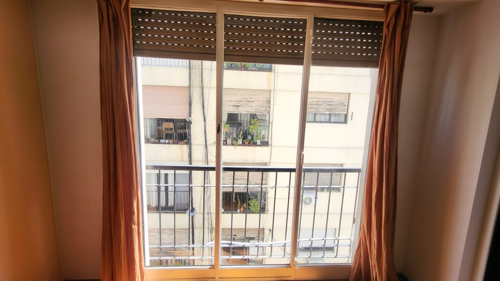 Venta departamento de 3 amb en Av. Rivadavia 2500, Balvanera