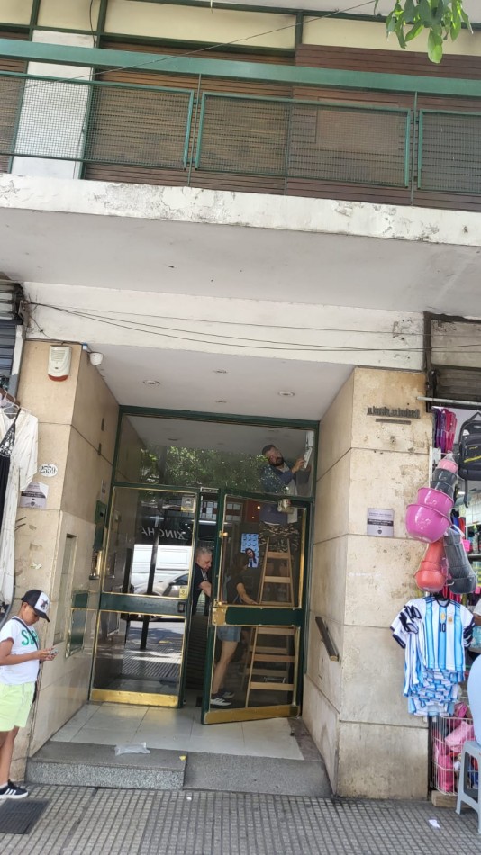 Venta departamento de 3 amb en Av. Rivadavia 2500, Balvanera