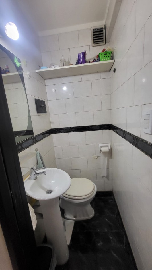 En venta Depto de 4 amb.al Frente con Balcon en Villa Crespo