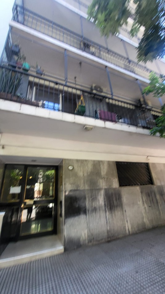 En venta Depto de 4 amb.al Frente con Balcon en Villa Crespo