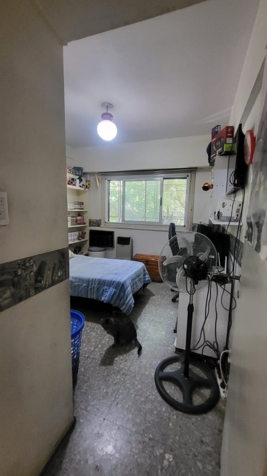 En venta Depto de 4 amb.al Frente con Balcon en Villa Crespo