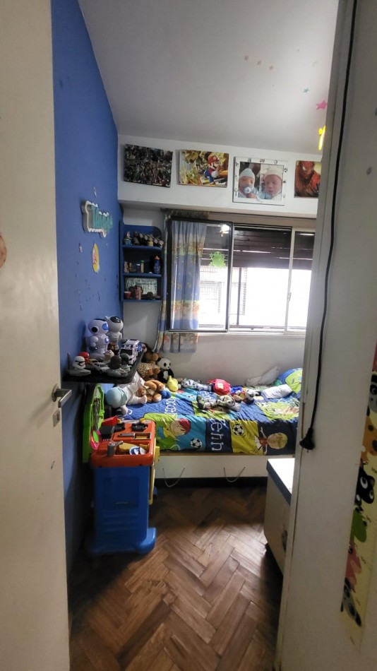 En venta Depto de 4 amb.al Frente con Balcon en Villa Crespo