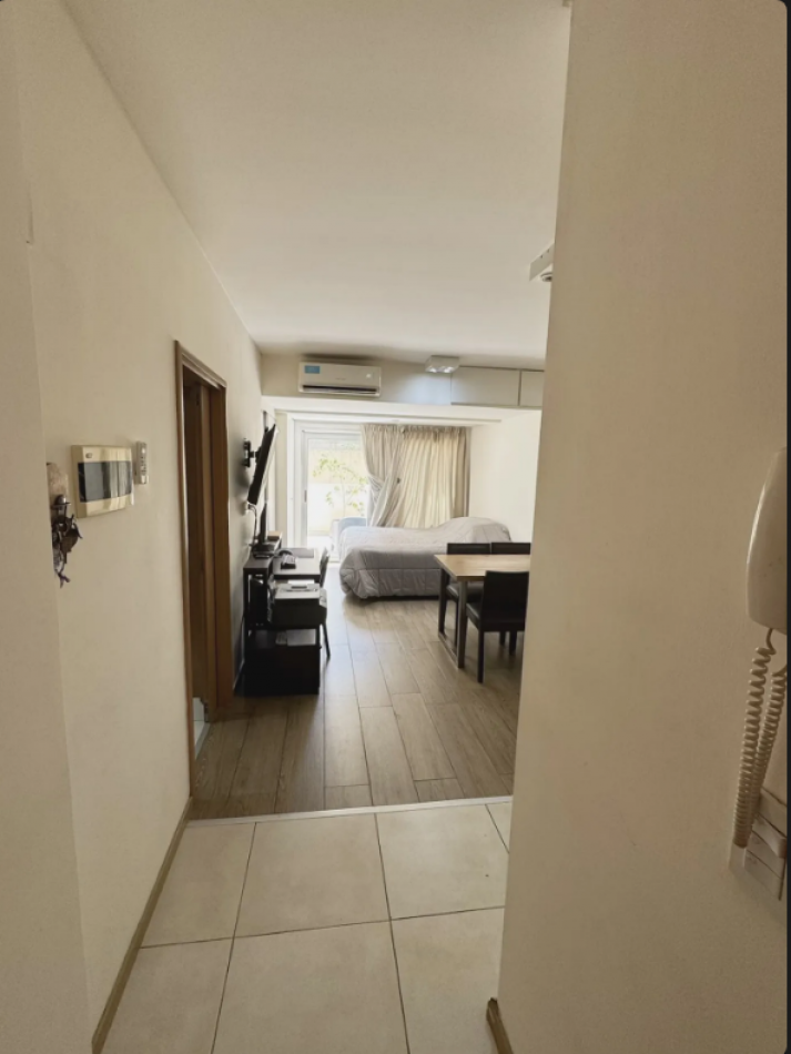 Venta excelente depto 1 amb con patio en Recoleta 