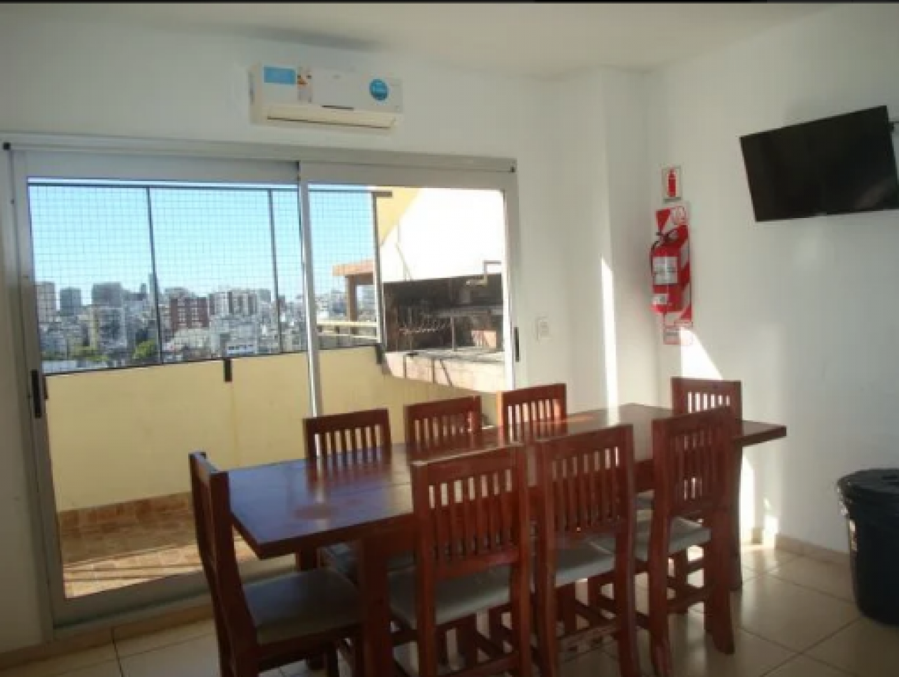 Venta excelente depto 1 amb con patio en Recoleta 