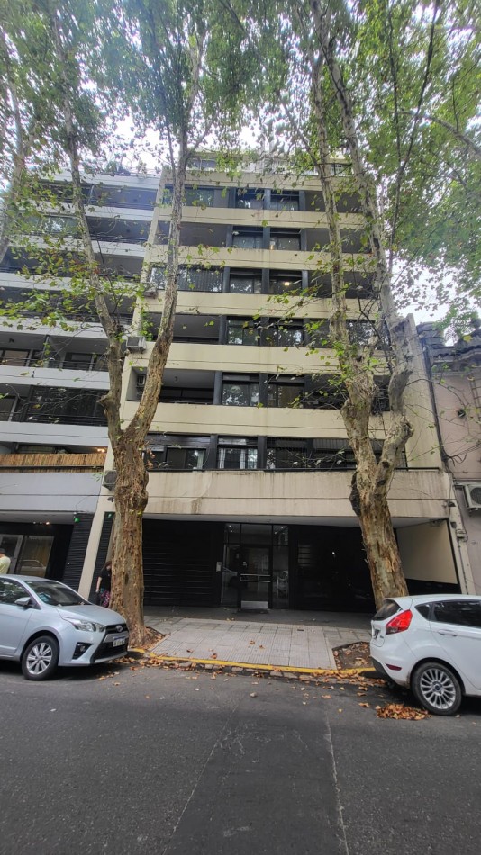 Venta semipiso 3 amb con patio en Colegiales