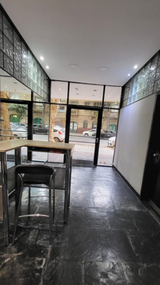 Venta semipiso 3 amb con patio en Colegiales