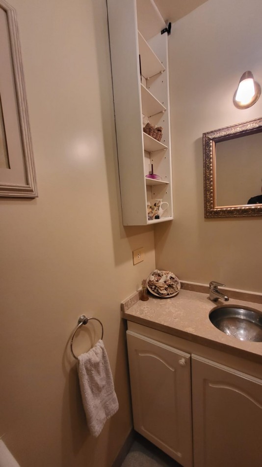 Venta semipiso 3 amb con patio en Colegiales