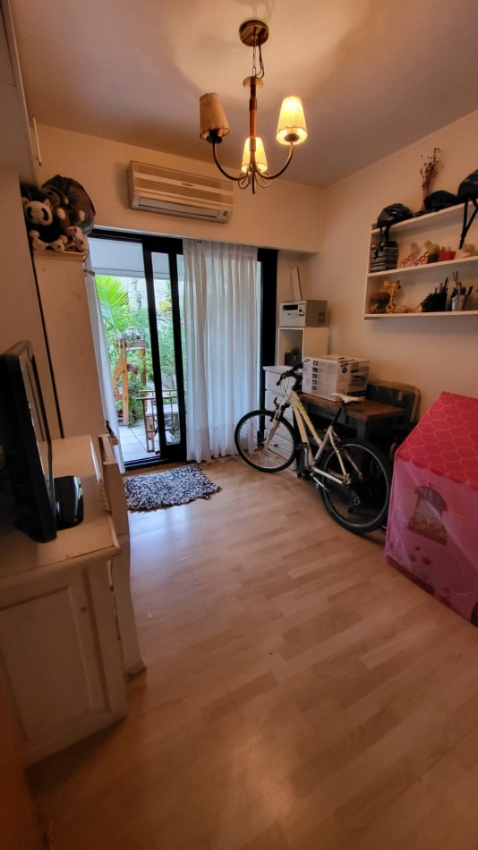 Venta semipiso 3 amb con patio en Colegiales