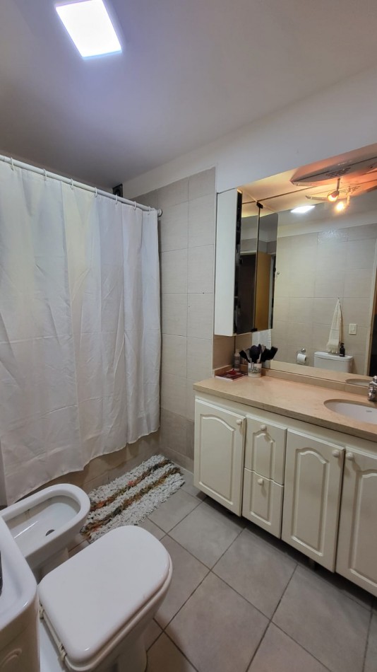 Venta semipiso 3 amb con patio en Colegiales