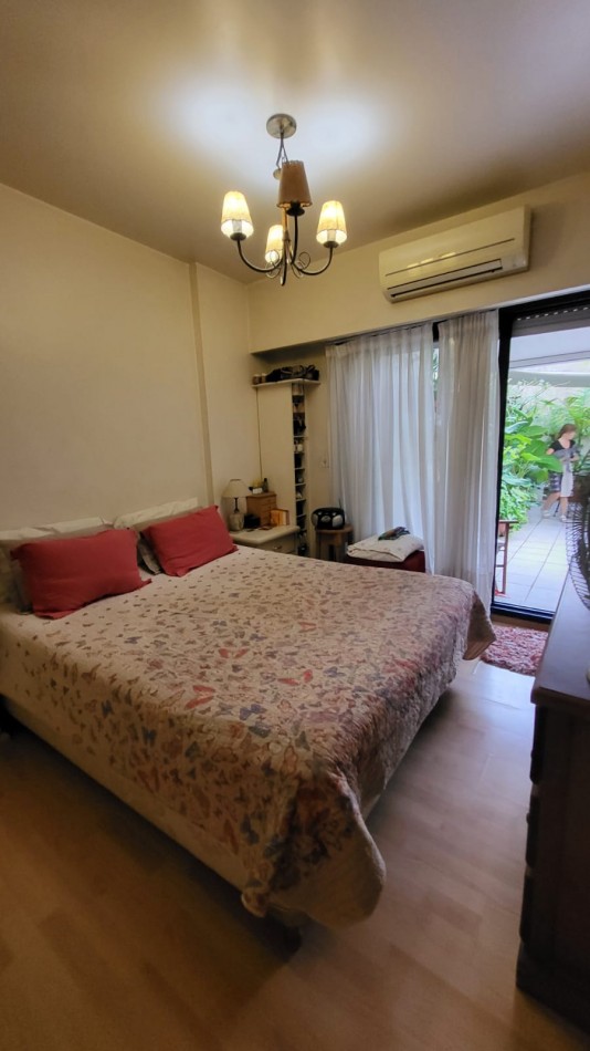 Venta semipiso 3 amb con patio en Colegiales