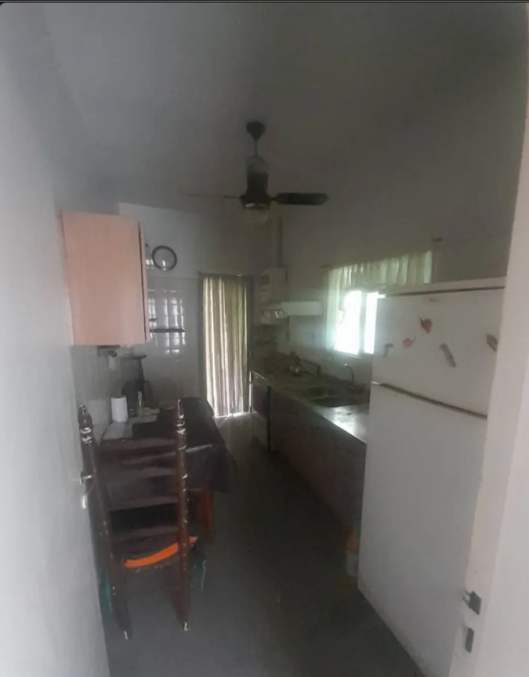 EN VENTA CASA LOTE PROPIO 4 AMB  CON DEPENDENCIA ATRAS EN FLORES