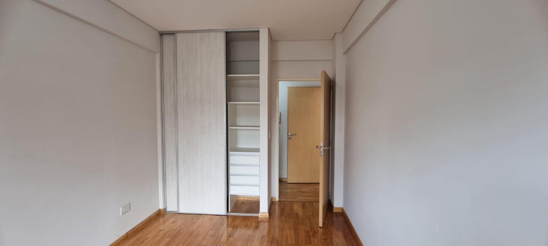 Venta depto tres amb con balcon-terraza en G. de Laferrere 1100, Parque Chacabuco