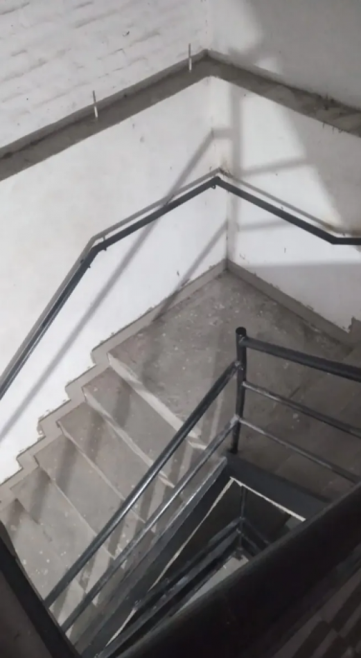 Local en Venta de 2 Pisos en Flores