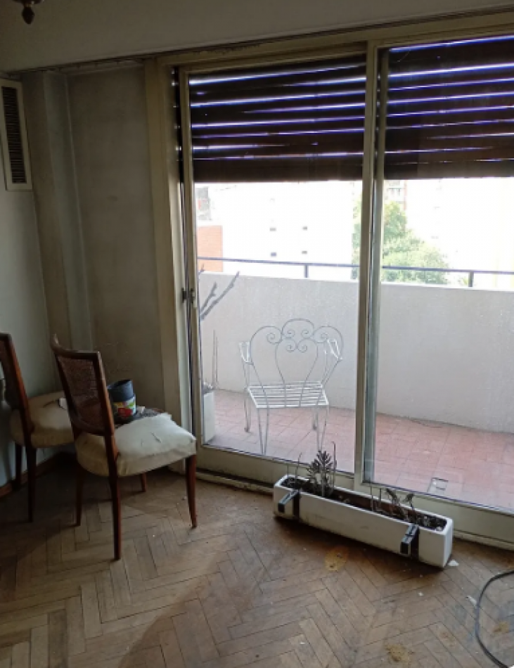 En Venta Depto de 4 amb  con dependencia  y cochera en caballito