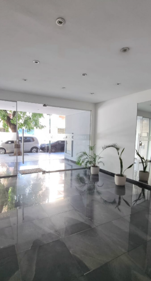 En Venta Amplio Monoambiente  con cochera y baulera en Villa Urquiza