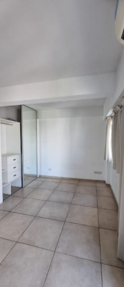 En Venta Amplio Monoambiente  con cochera y baulera en Villa Urquiza