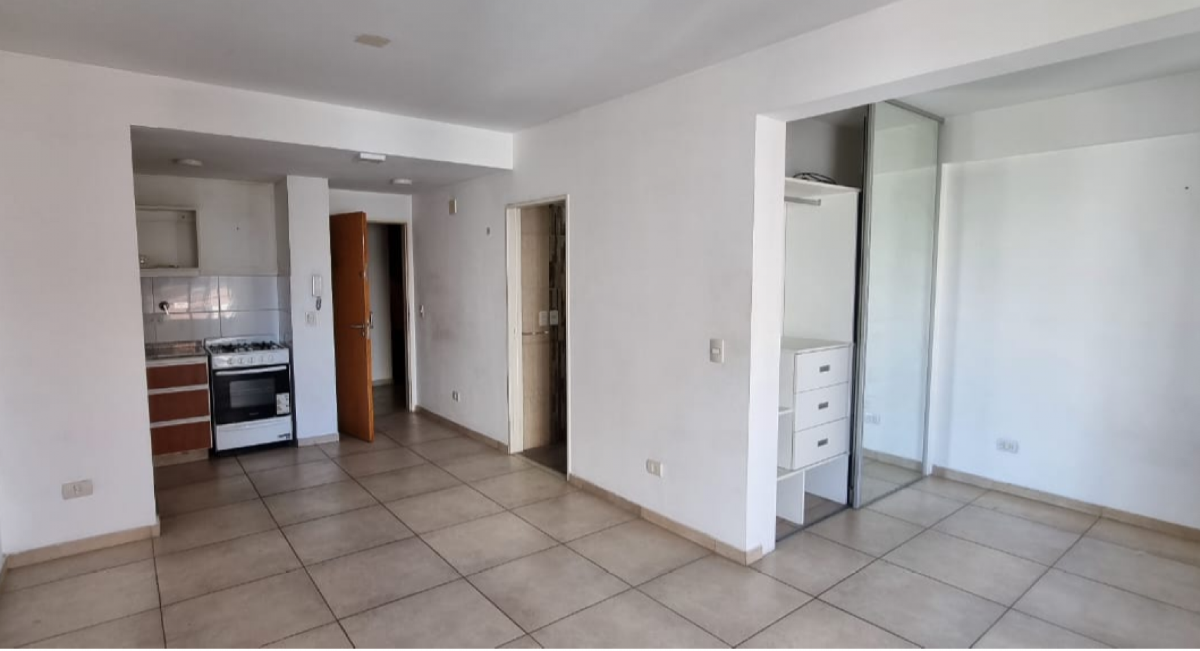 En Venta Amplio Monoambiente  con cochera y baulera en Villa Urquiza
