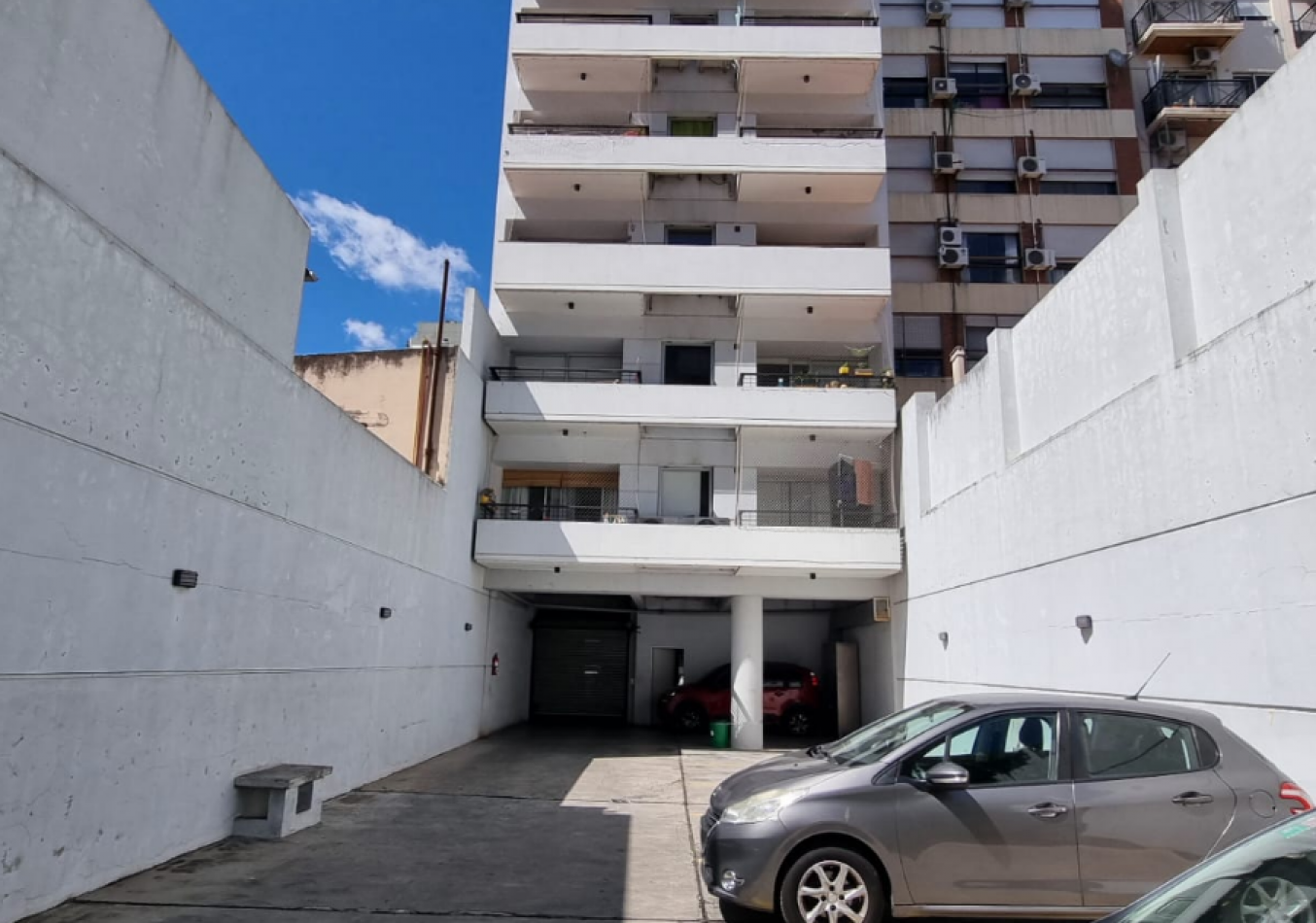 En Venta Amplio Monoambiente  con cochera y baulera en Villa Urquiza