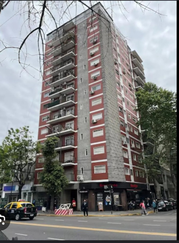 Venta depto de 2 amb al contrafrente en Caballito