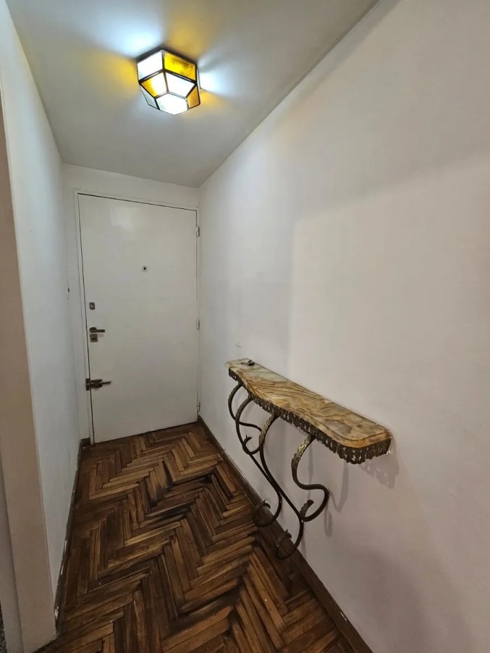 Venta depto de 2 amb al contrafrente en Caballito