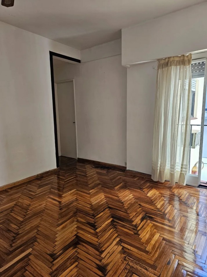 Venta depto de 2 amb al contrafrente en Caballito