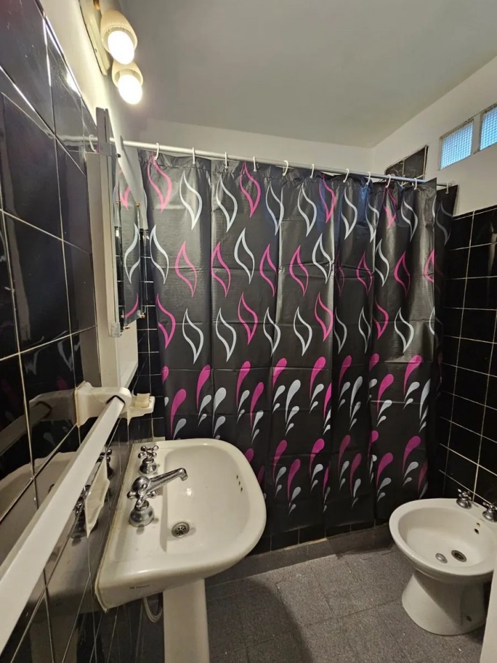 Venta depto de 2 amb al contrafrente en Caballito