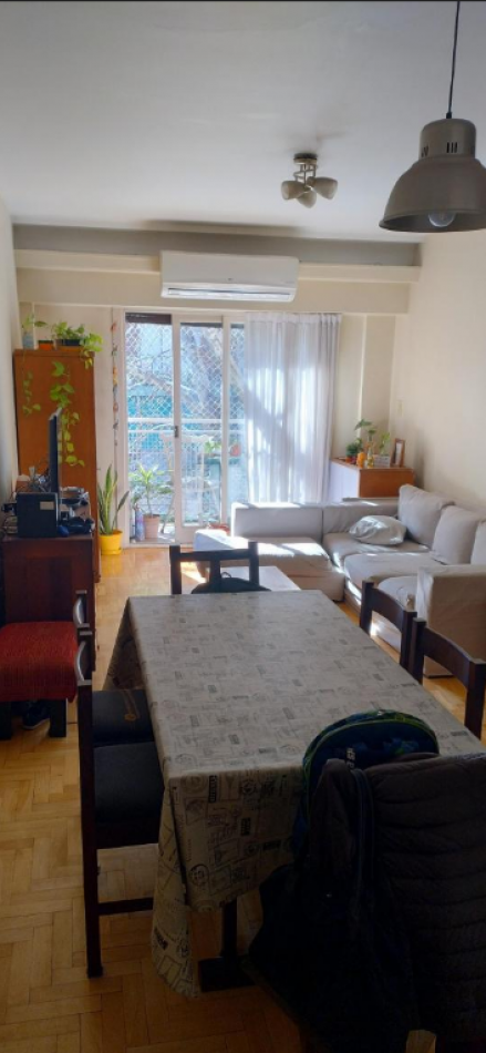 En venta depto de 4 amb con dependencia al frente en Almagro