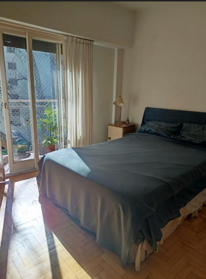 En venta depto de 4 amb con dependencia al frente en Almagro