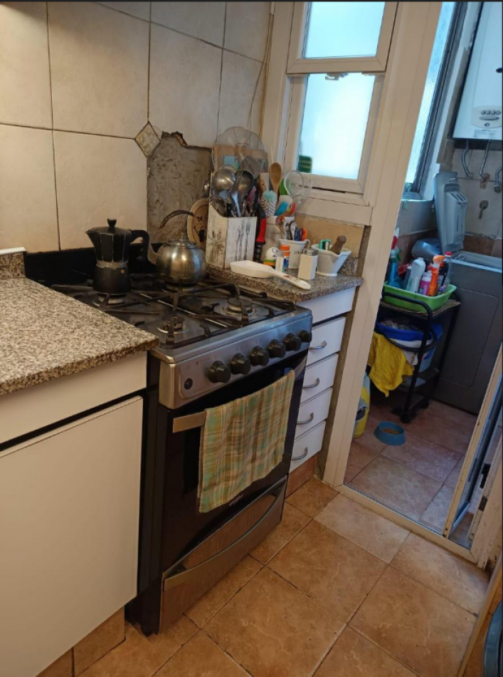 En venta depto de 4 amb con dependencia al frente en Almagro