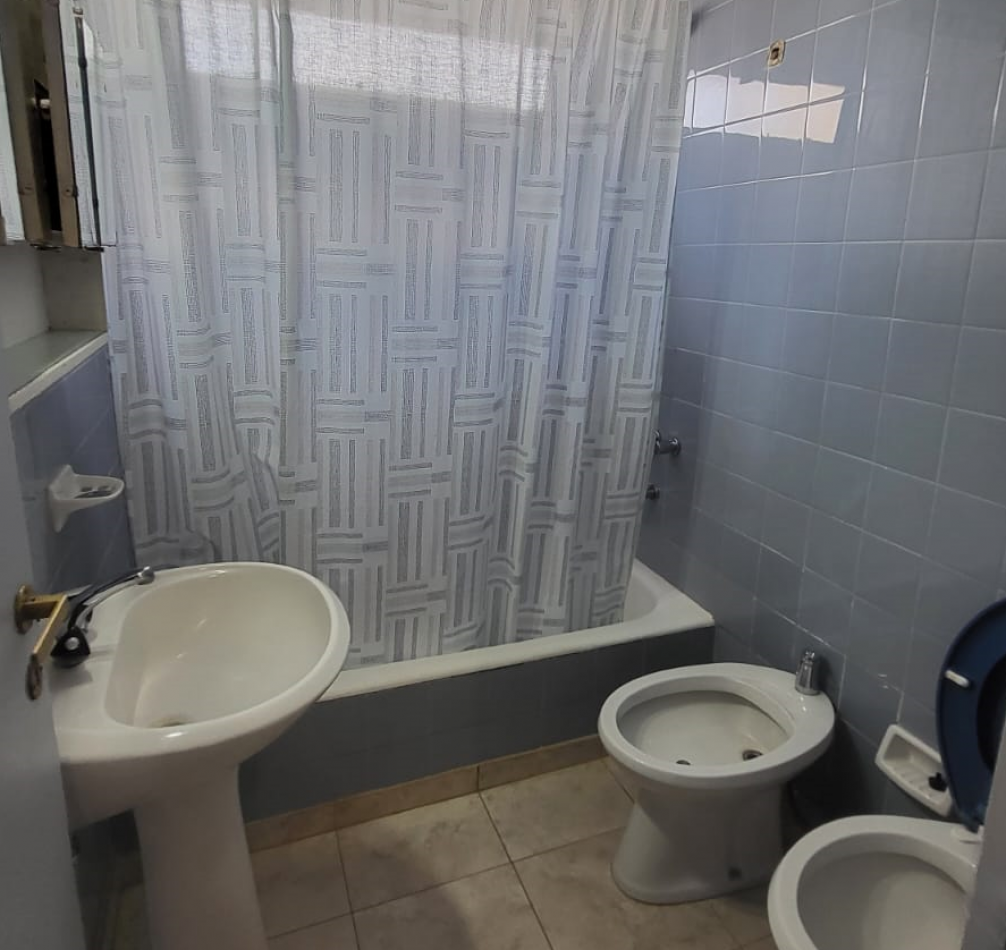 En Alquiler Depto de 3 amb al Frente en Flores