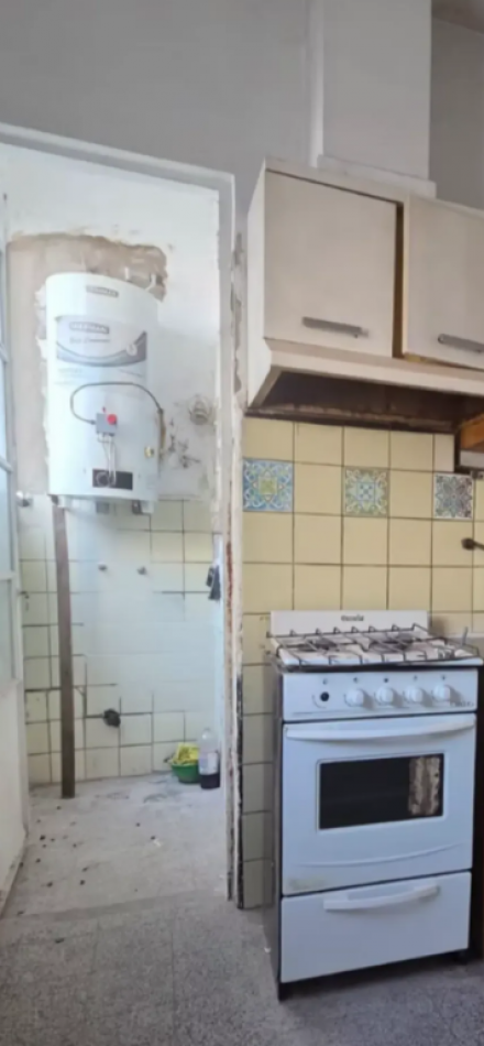 En venta Depto 3 amb a la calle x escalera en Caballito