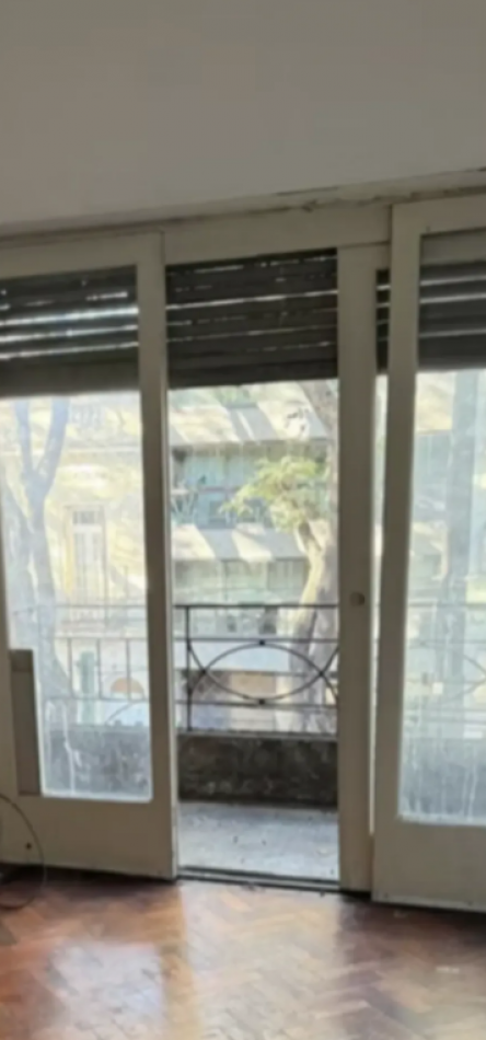 En venta Depto 3 amb a la calle x escalera en Caballito