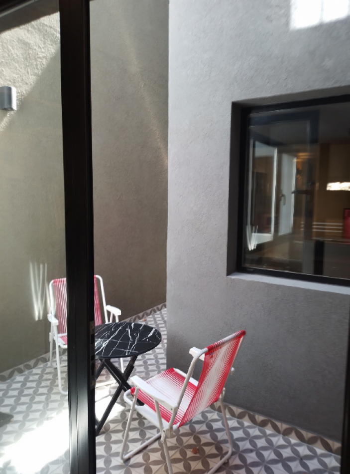 En venta Casa 5 amb con  Quincho con Parrilla y Patio Remodelada a Nueva en Parque Patricios