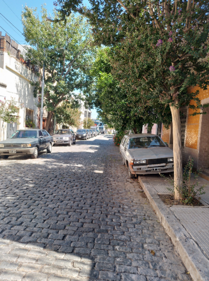 En venta Casa 5 amb con  Quincho con Parrilla y Patio Remodelada a Nueva en Parque Patricios