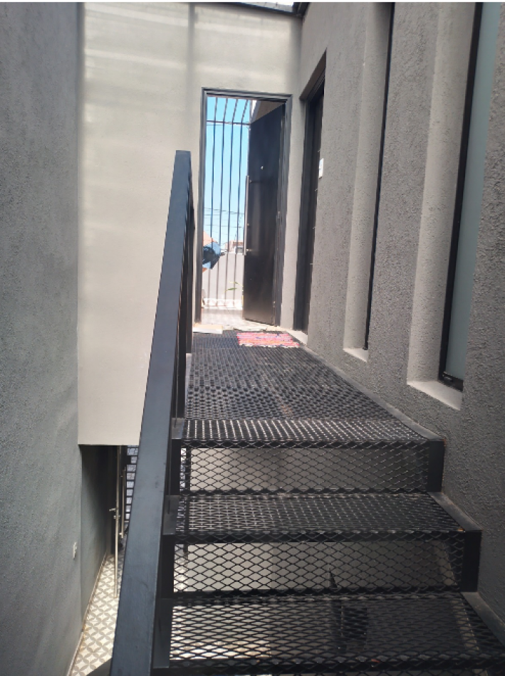 En venta Casa 5 amb con  Quincho con Parrilla y Patio Remodelada a Nueva en Parque Patricios