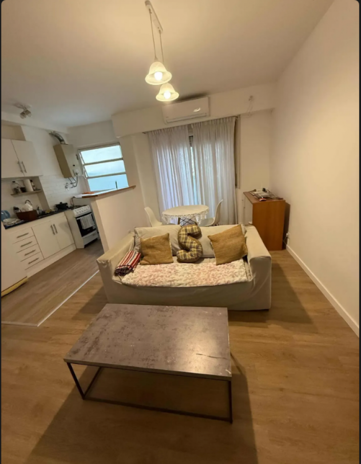 En Venta Depto Reciclado de 2 Amb x Escalera en Caballito