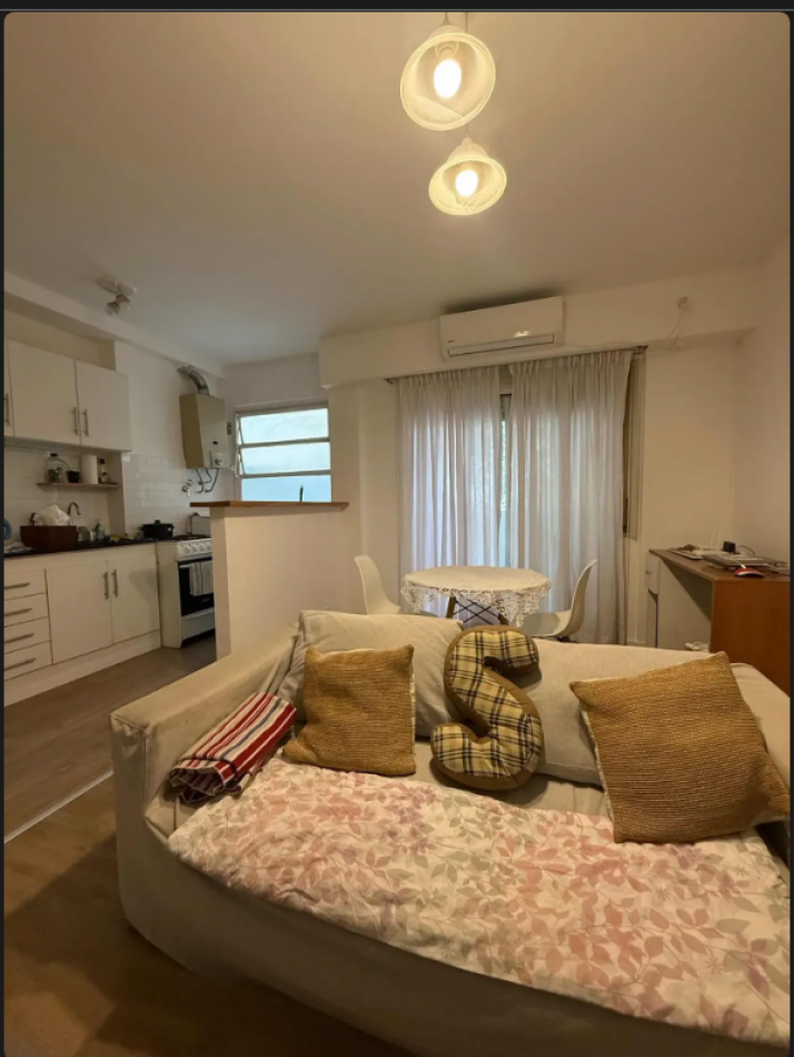 En Venta Depto Reciclado de 2 Amb x Escalera en Caballito