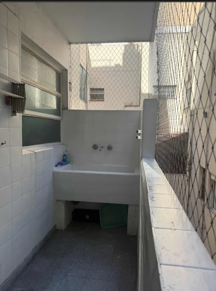 En Venta Depto Reciclado de 2 Amb x Escalera en Caballito