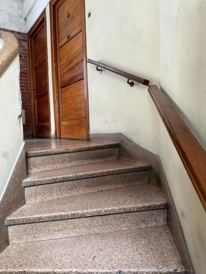 En venta Depto 3 amb a la calle x escalera en Caballito