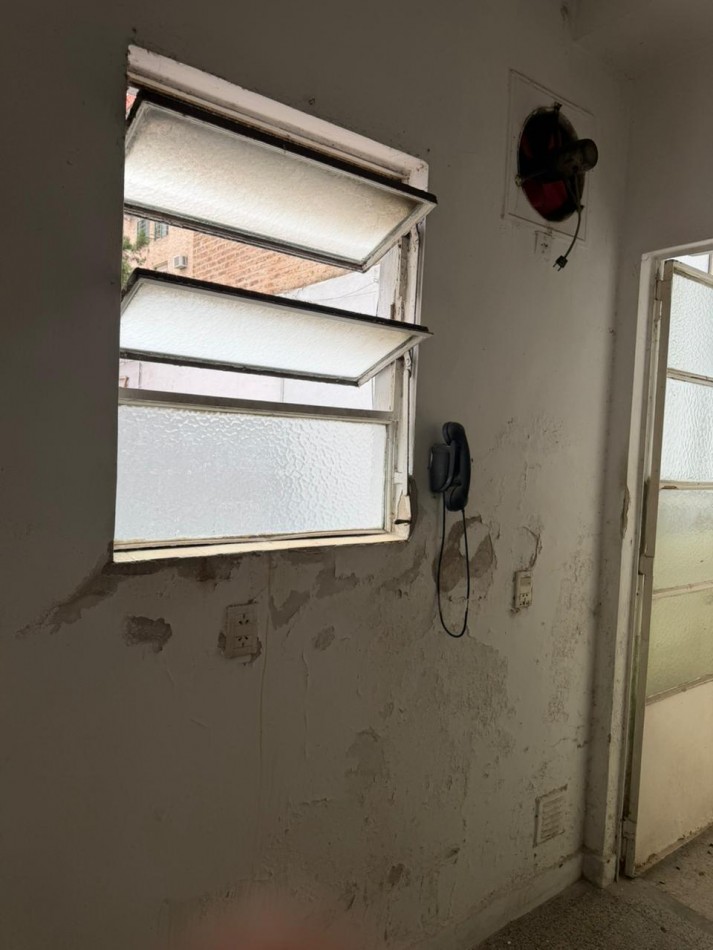 En venta Depto 3 amb a la calle x escalera en Caballito