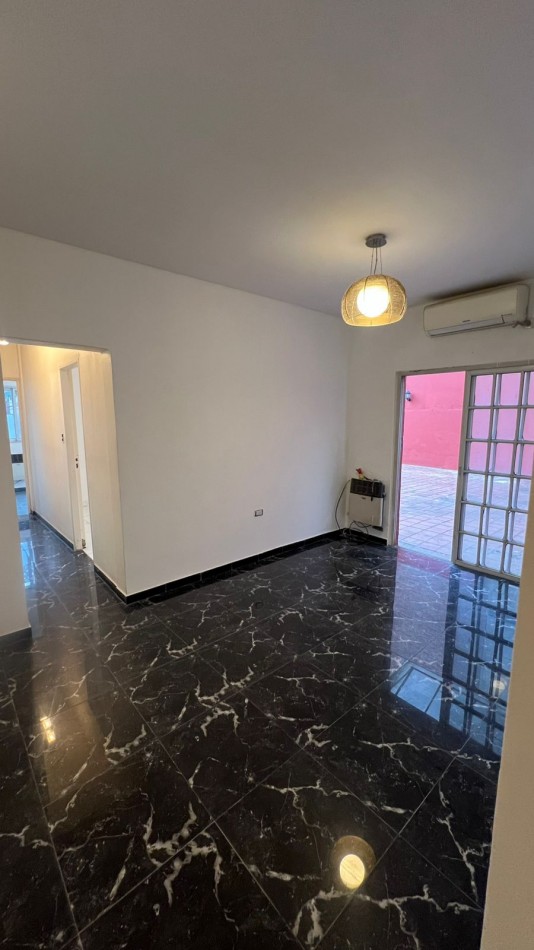 EN VENTA DEPTO DE 3 AMB CON AMPLIO PATIO EN CABALLITO