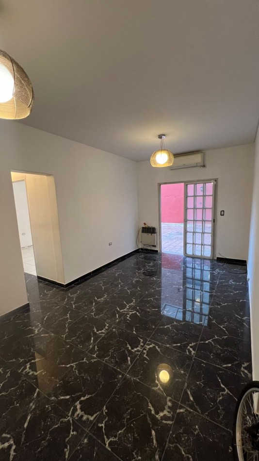 EN VENTA DEPTO DE 3 AMB CON AMPLIO PATIO EN CABALLITO
