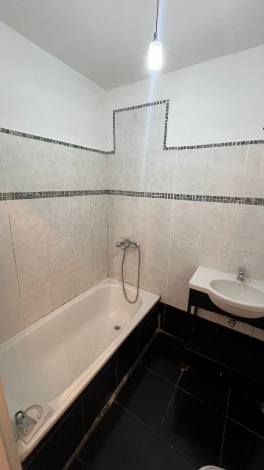 EN VENTA DEPTO DE 3 AMB CON AMPLIO PATIO EN CABALLITO