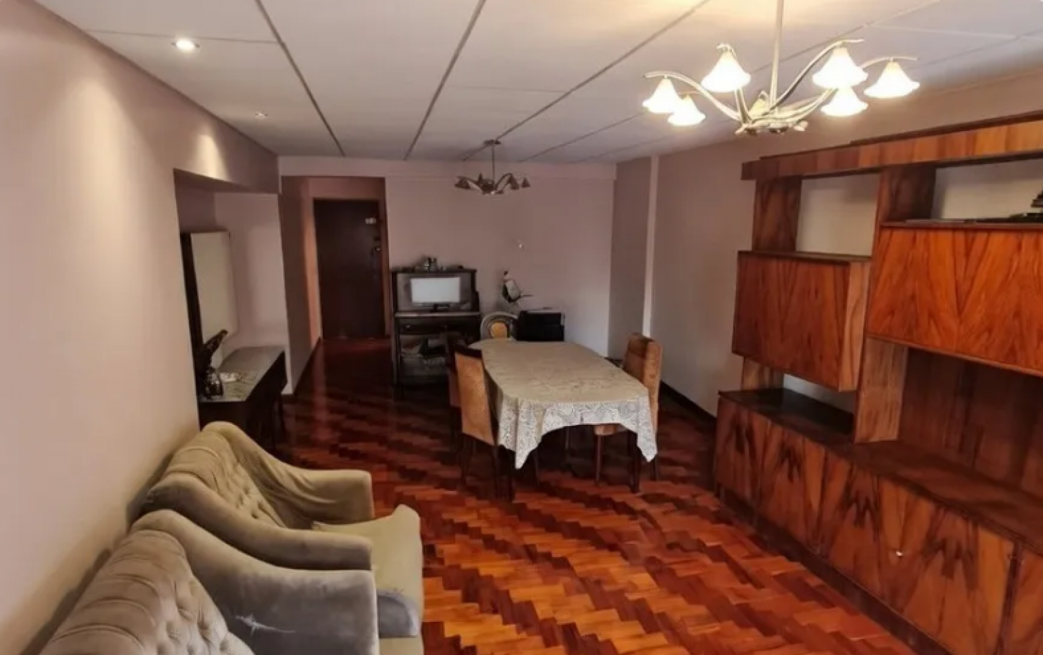 En venta depto de 4 amb con dependencia y cochera y baulera en Villa Urquiza