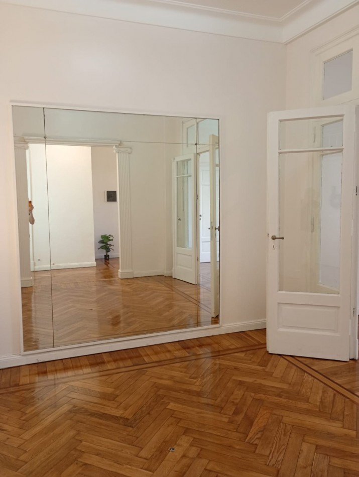 Venta departamento 3 amb rafaccionado a nuevo en Viamonte 2400, Balvanera