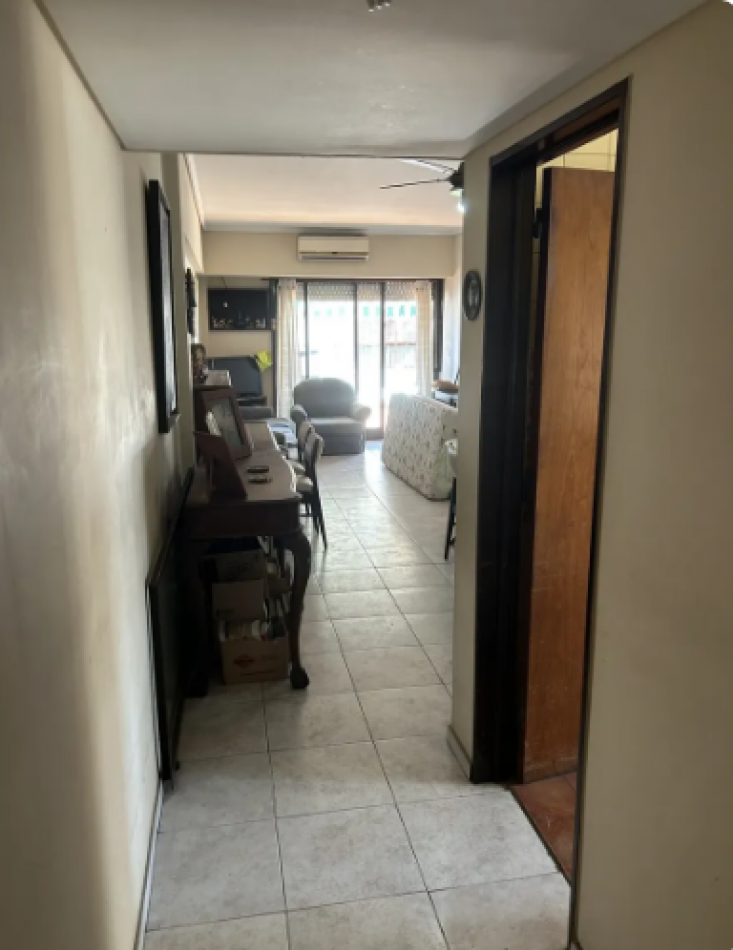 En Venta Depto de 4 amb al frente ,cochera y Baulera en Villa Crespo