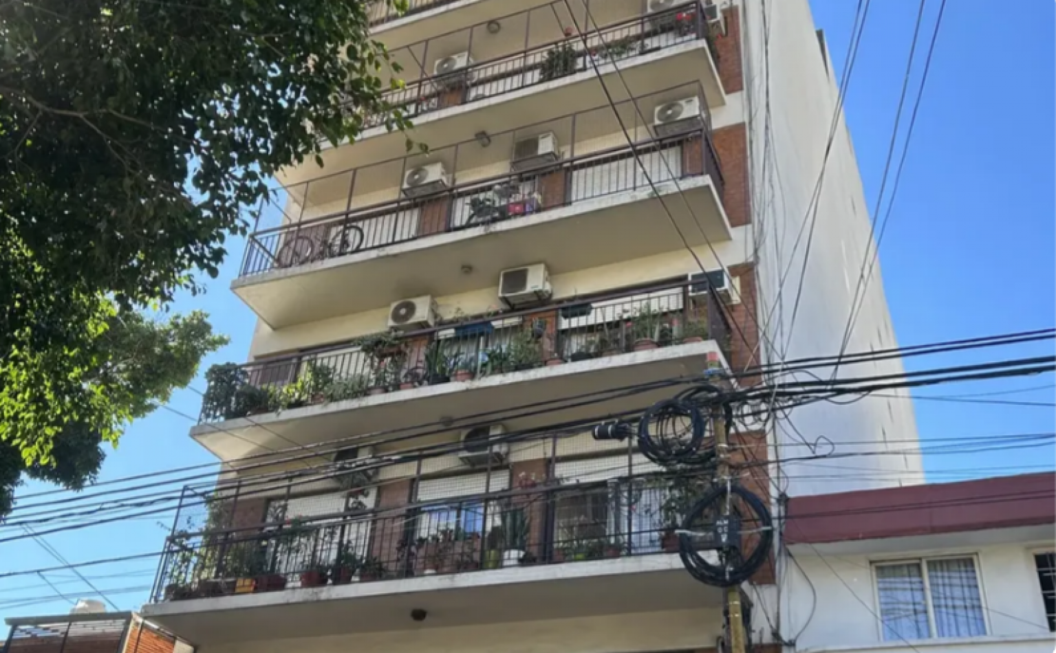 En Venta Depto de 4 amb al frente ,cochera y Baulera en Villa Crespo