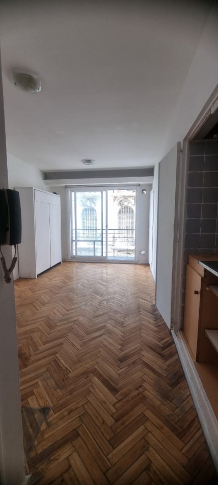 Alquiler monoambiente con balcon en Suipacha 800, San Nicolas