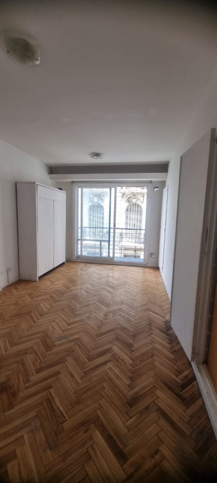Alquiler monoambiente con balcon en Suipacha 800, San Nicolas